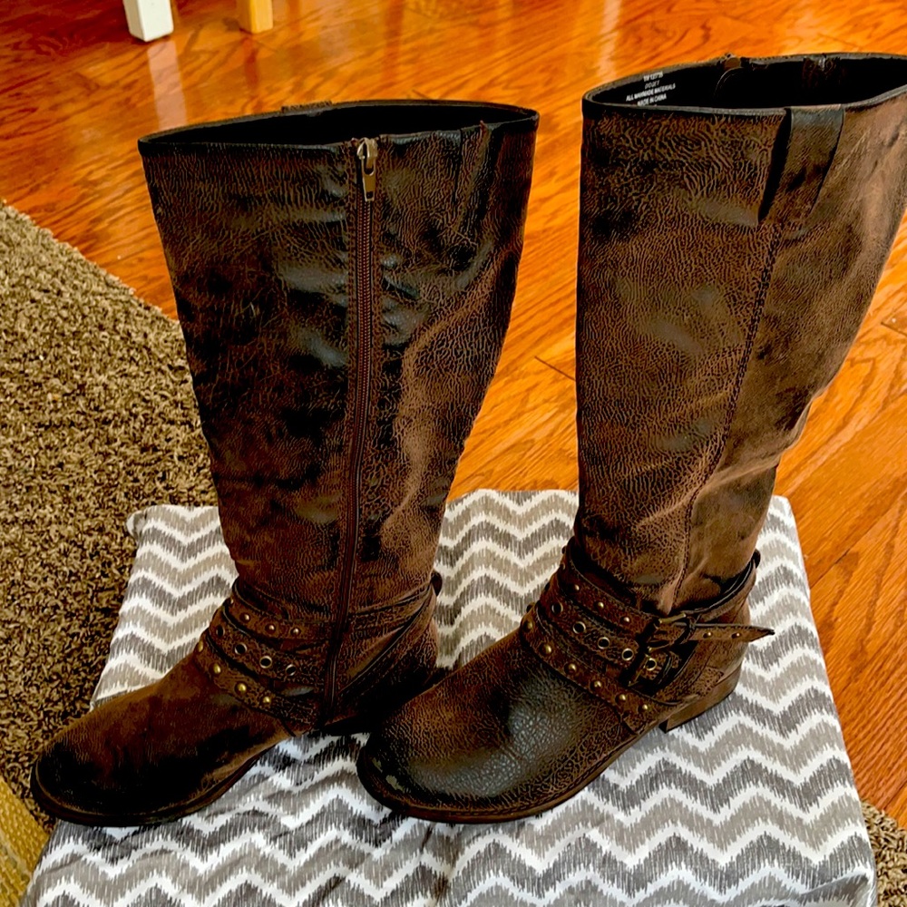Boots 8 women’s